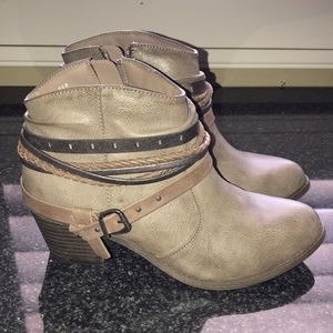 Ankle booties